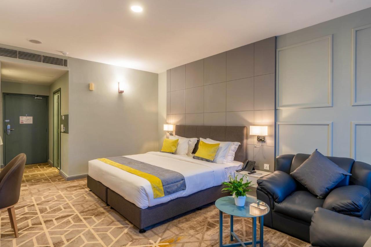 Manhattan Business Hotel, Готель 4*