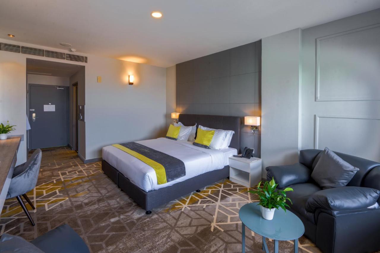 Hotel Manhattan Business Hotel, 4*