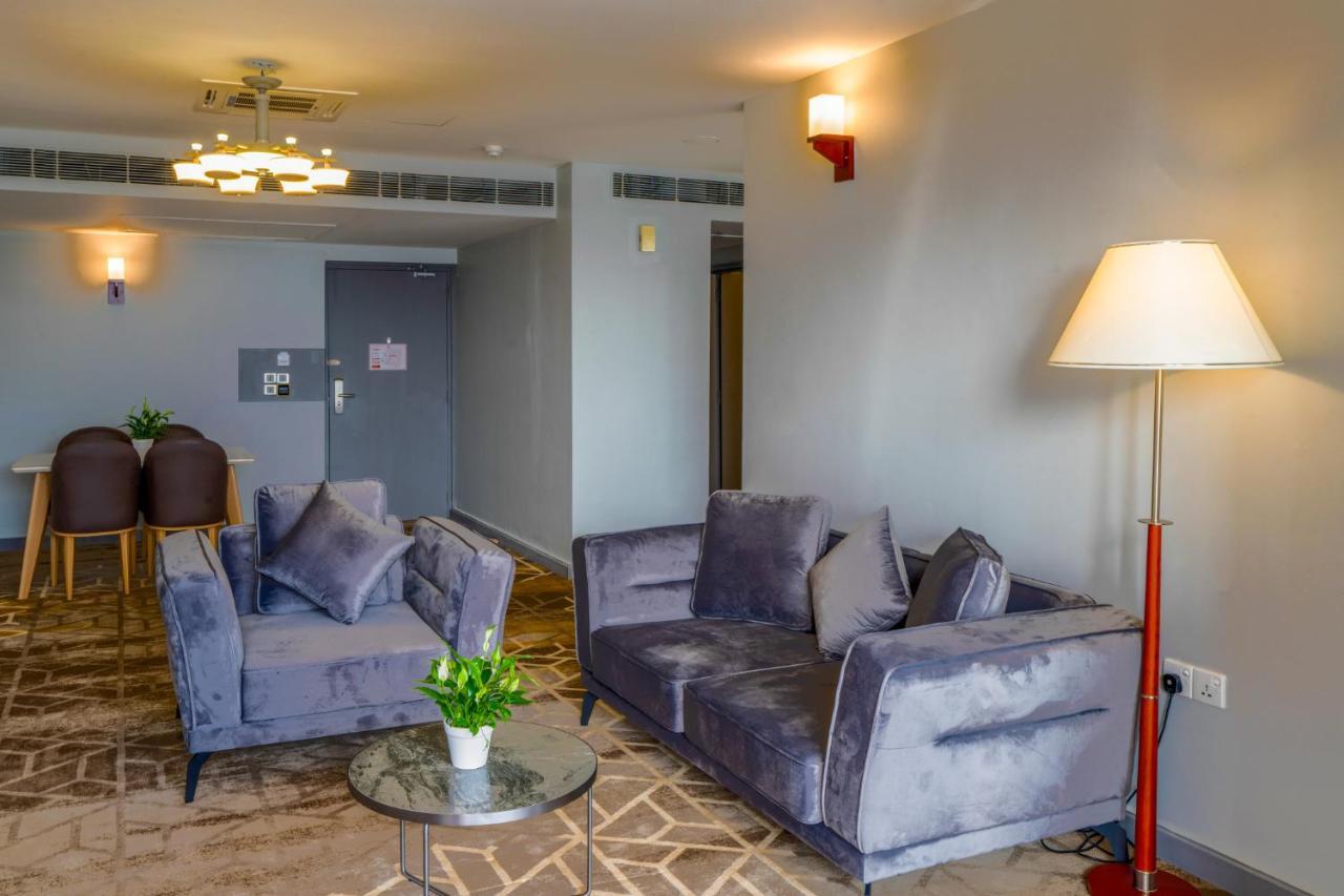 Hotel Manhattan Business Hotel, 4*