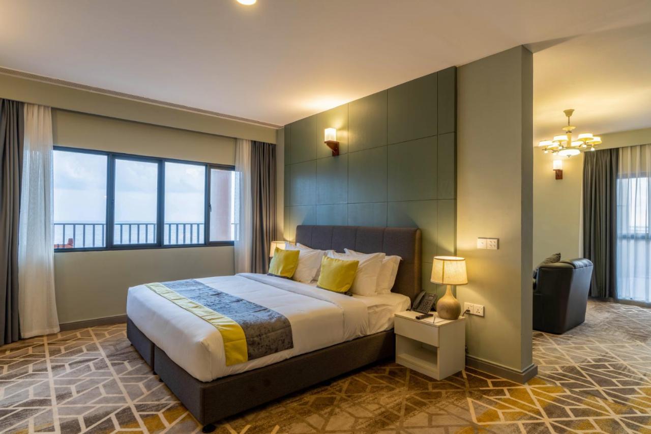 Manhattan Business Hotel, 4*