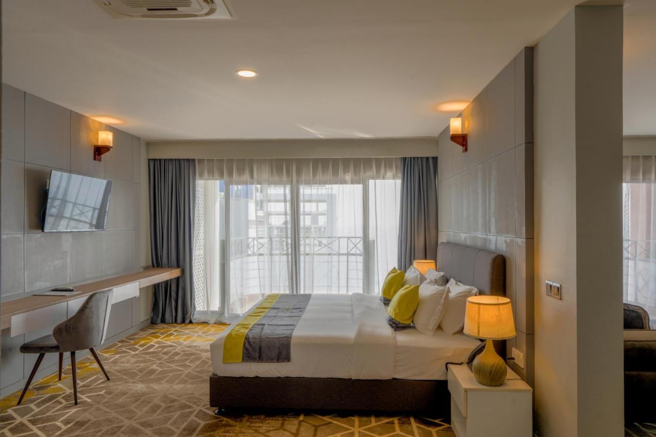 Manhattan Business Hotel,